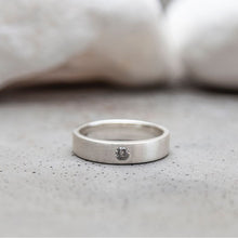 Load image into Gallery viewer, 0.1ct Brilliant Cut Salt & Pepper Diamond Ring - Gents Wedding Band